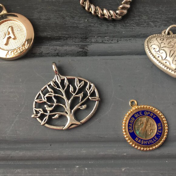 Lot of Silver and Gold Pendant Charms - Picture 4 of 10